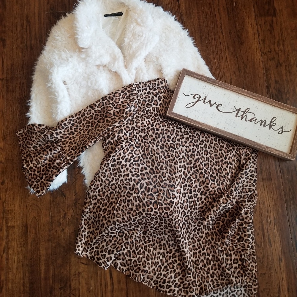 Leopard Print Bell Sleeve Top